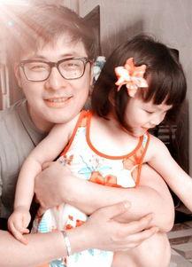 娱乐吃瓜酱内向父女,揭秘娱乐圈温馨亲子关系背后的故事 第2张 娱乐吃瓜酱内向父女,揭秘娱乐圈温馨亲子关系背后的故事 第2张